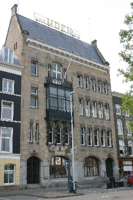 Kantoorgebouw Van Uden, Veerhaven